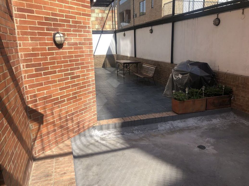 Apartamento de 3 alcobas en venta en Rincon Del Chicó, Bogotá, 179 m² · foto 2 de 20