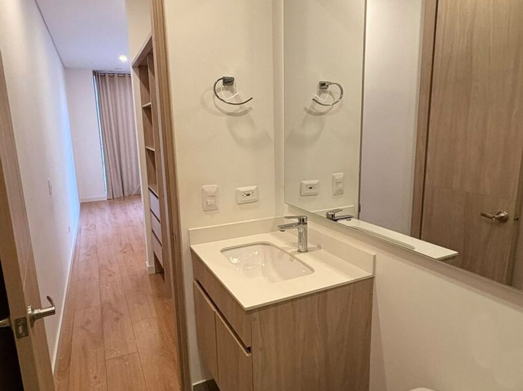 Apartamento de 1 alcoba en venta en Cedritos, Bogotá, 65 m² · foto 8 de 14