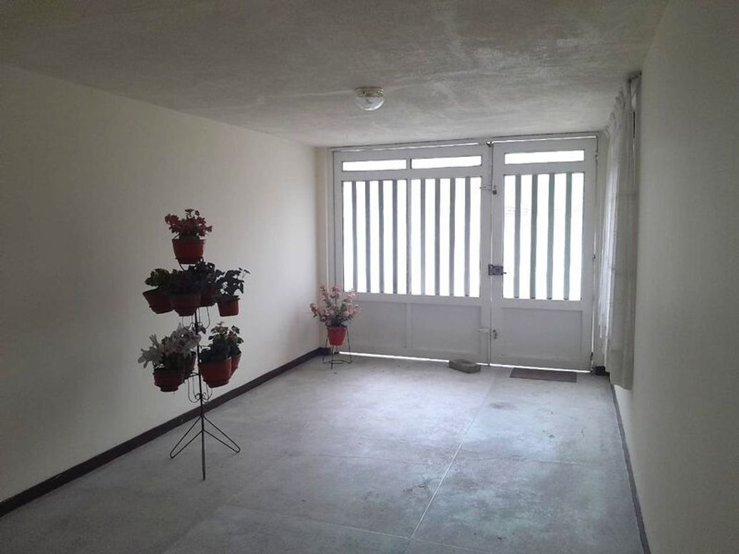Casa de 5 alcobas en venta en Rionegro, Bogotá, 230 m² · foto 2 de 14