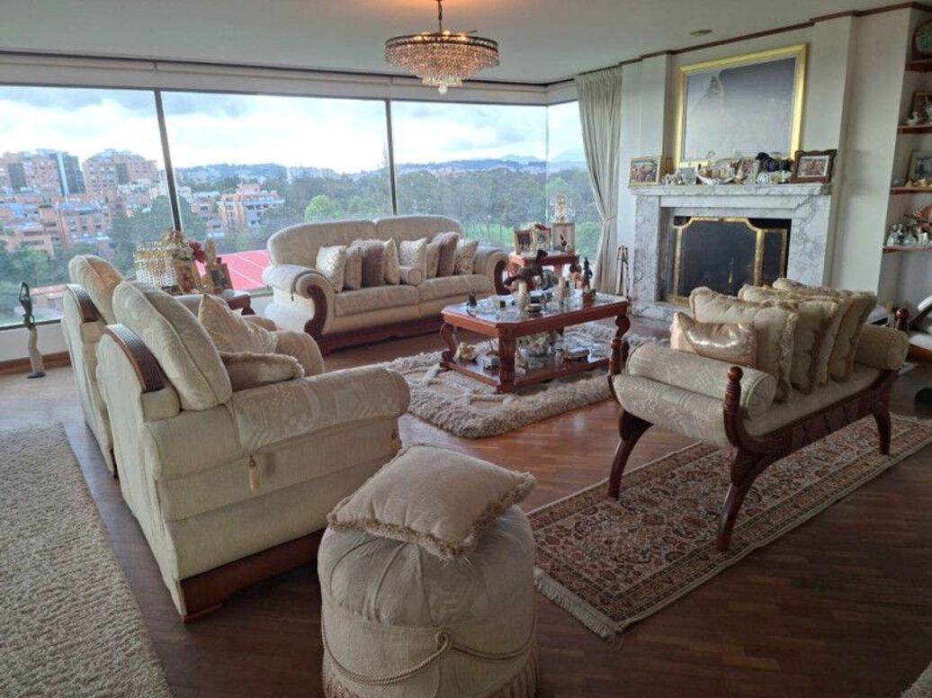Apartamento de 4 alcobas en venta en Country Club, Bogotá, 380 m² · foto 2 de 20