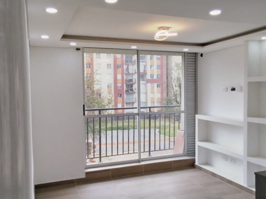 Apartamento de 2 alcobas en arriendo en Fontibón Centro, Bogotá, 54 m² · foto 3 de 14