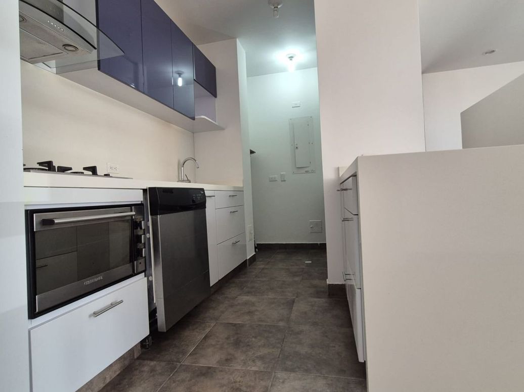 Apartamento de 1 alcoba en arriendo en Santa Barbara Occidental, Bogotá, 66 m² · foto 3 de 17