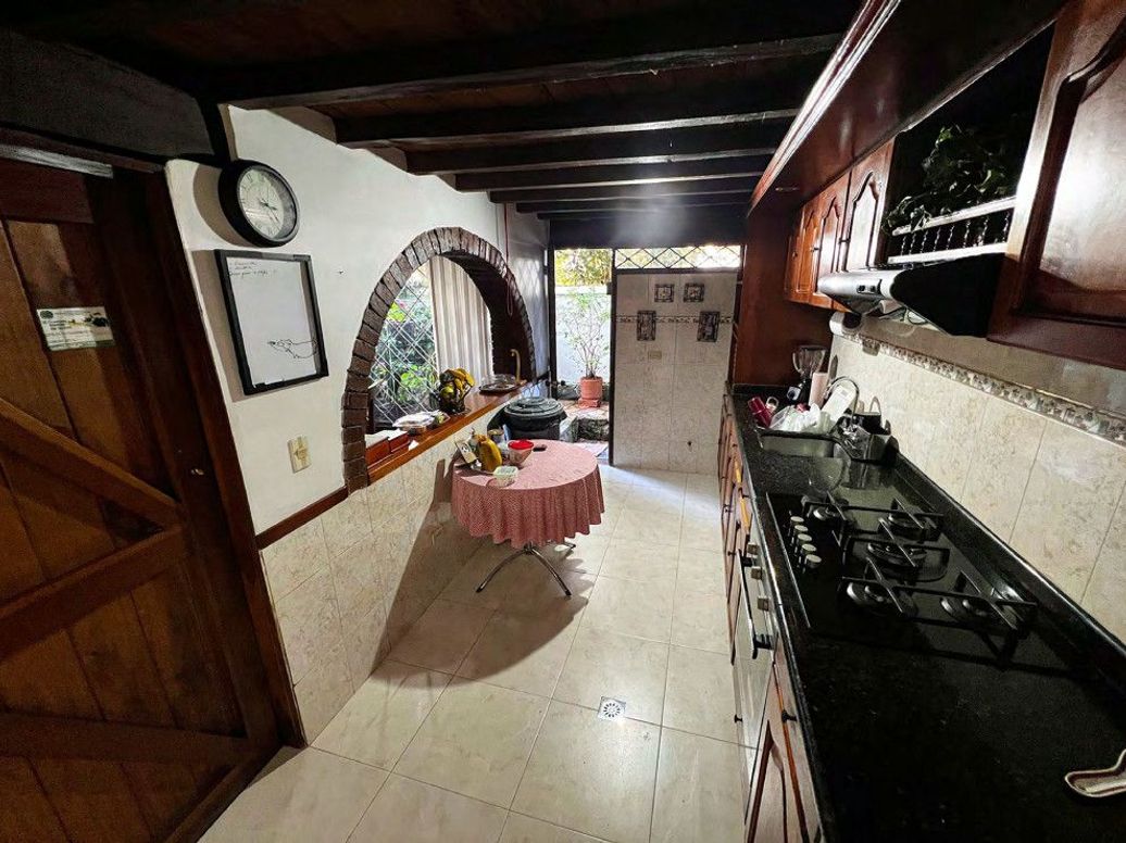 Casa de 5 alcobas en venta en Santa Ana Oriental, Bogotá, 250 m² · foto 8 de 20