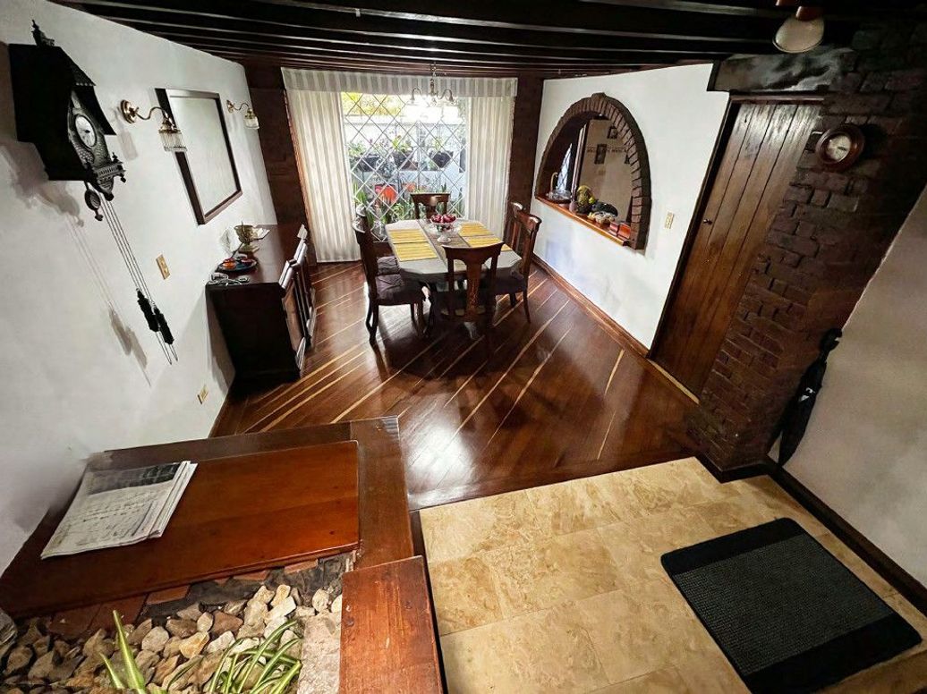 Casa de 5 alcobas en venta en Santa Ana Oriental, Bogotá, 250 m² · foto 7 de 20