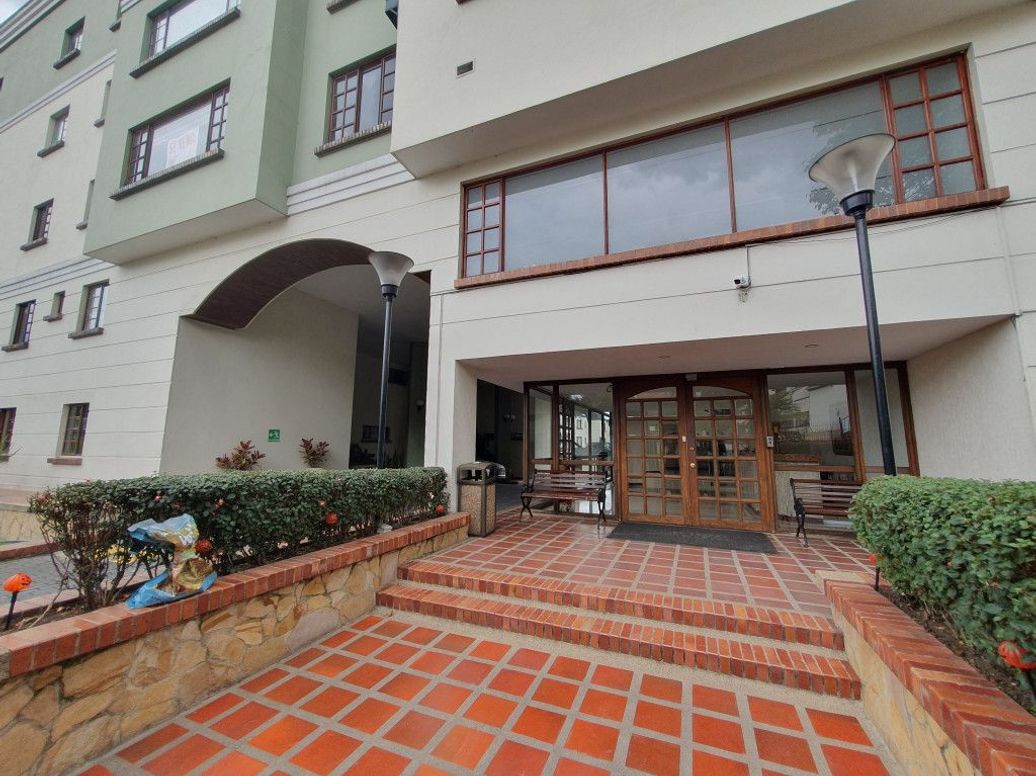 Apartamento de 5 alcobas en venta en Niza Suba, Bogotá, 257 m² · foto 2 de 20