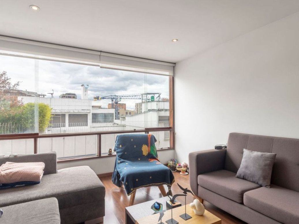 Apartamento de 3 alcobas en venta en Los Rosales, Bogotá, 86 m² · foto 4 de 14