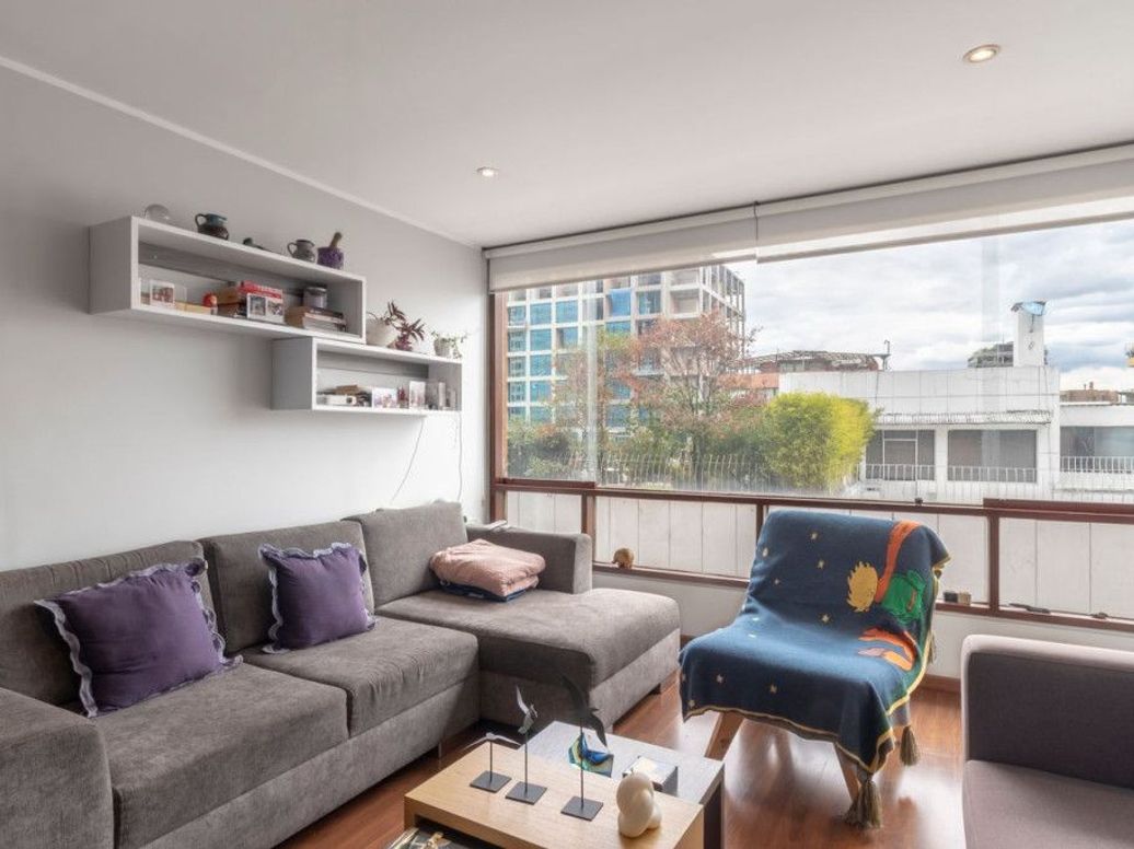 Apartamento de 3 alcobas en venta en Los Rosales, Bogotá, 86 m² · foto 3 de 14