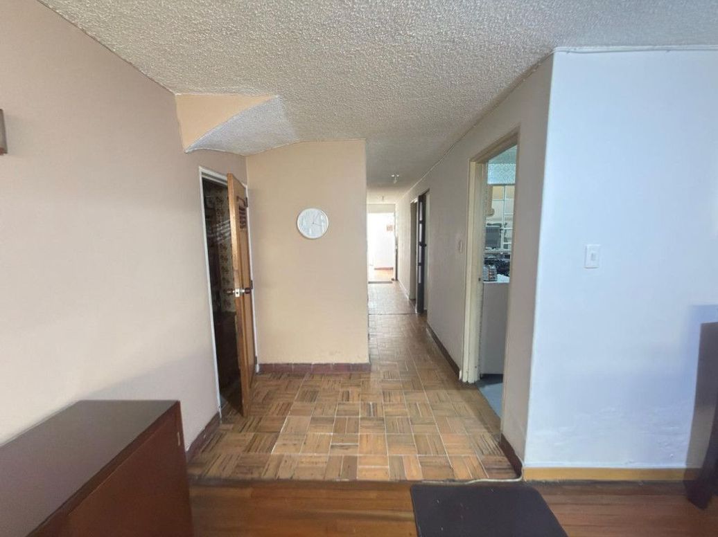 Casa de 6 alcobas en venta en Gustavo Restrepo, Bogotá, 252 m² · foto 4 de 20