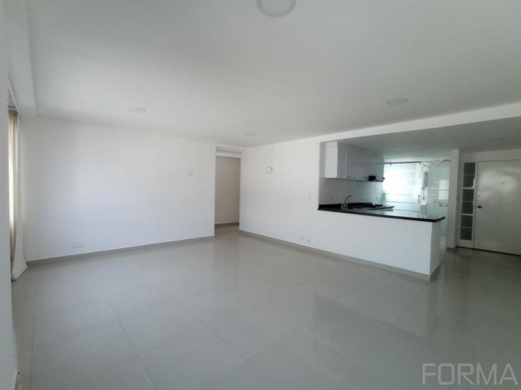 Apartamento de 2 alcobas en arriendo en Santa Barbara Central, Bogotá, 87 m² · foto 2 de 19