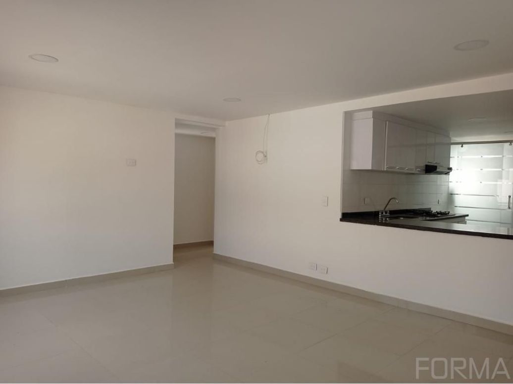 Apartamento de 2 alcobas en venta en Santa Barbara Central, Bogotá, 87 m² · foto 3 de 19