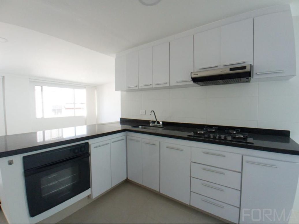 Apartamento de 2 alcobas en venta en Santa Barbara Central, Bogotá, 87 m² · foto 8 de 19
