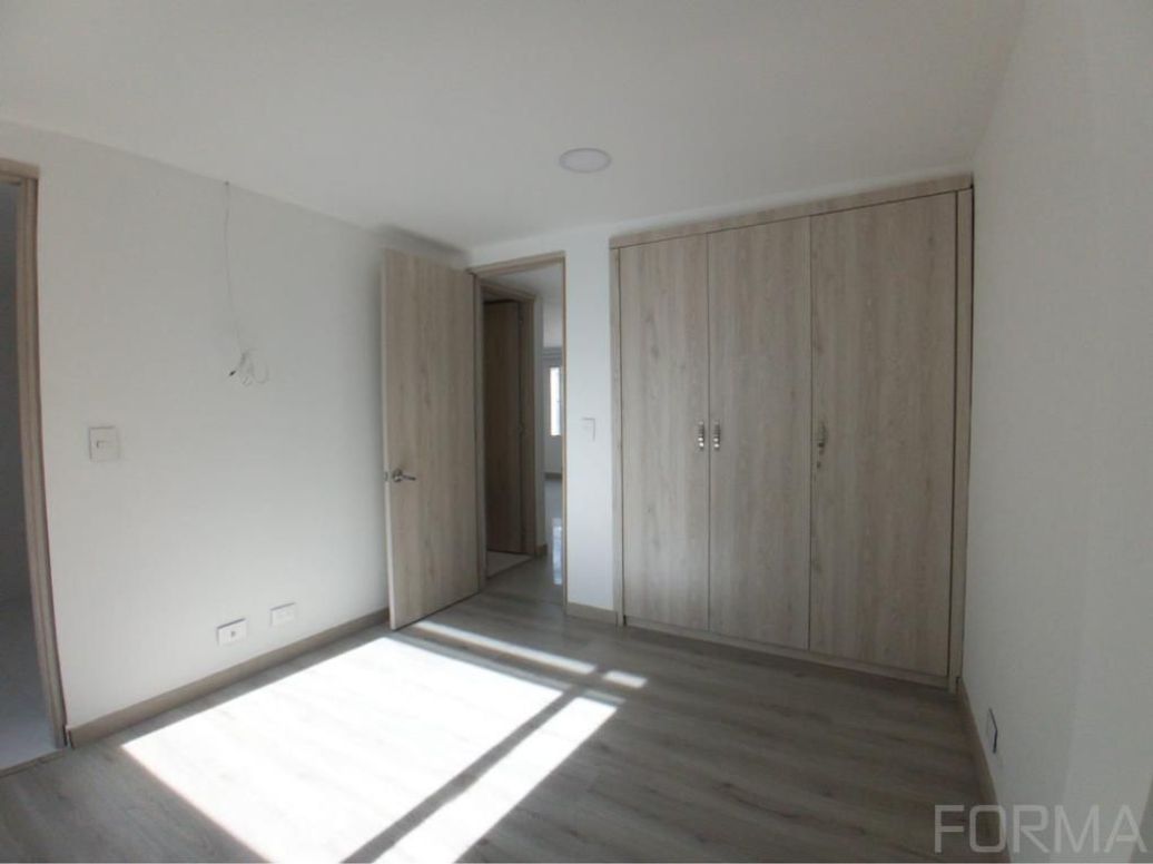 Apartamento de 2 alcobas en venta en Santa Barbara Central, Bogotá, 87 m² · foto 11 de 19