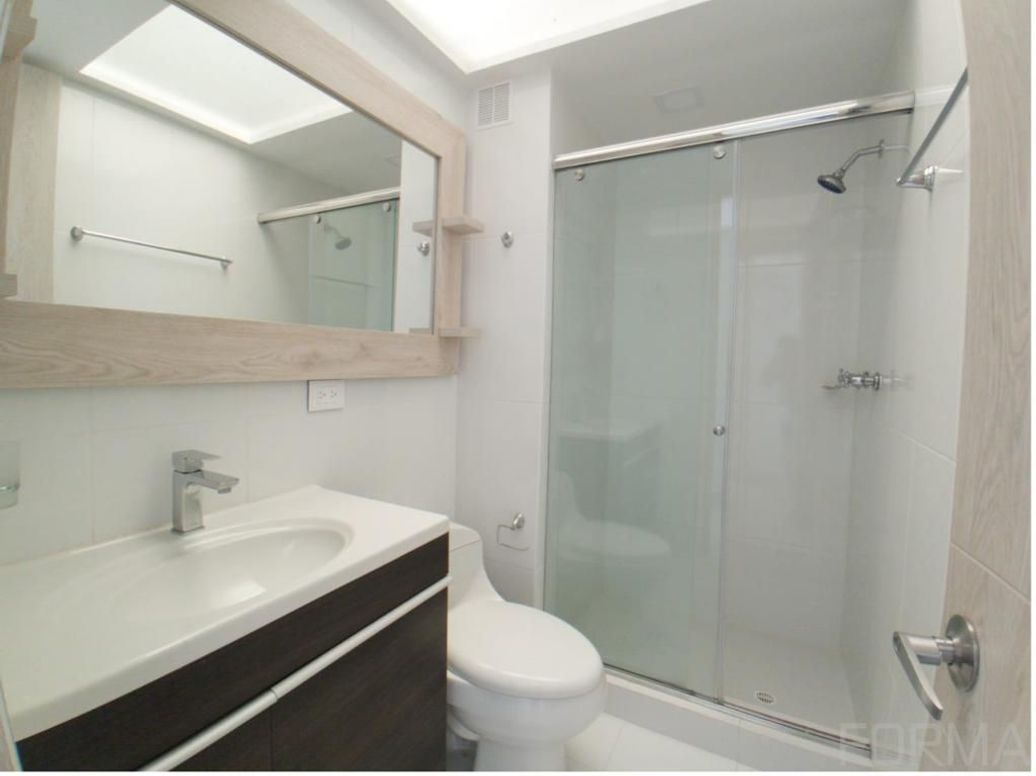 Apartamento de 2 alcobas en venta en Santa Barbara Central, Bogotá, 87 m² · foto 17 de 19