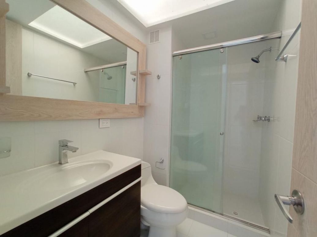 Apartamento de 2 alcobas en venta en Santa Barbara Central, Bogotá, 87 m² · foto 19 de 19