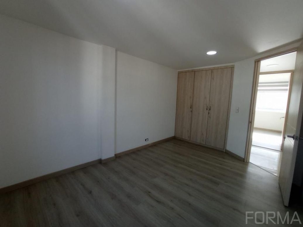 Apartamento de 2 alcobas en venta en Santa Barbara Central, Bogotá, 87 m² · foto 13 de 19