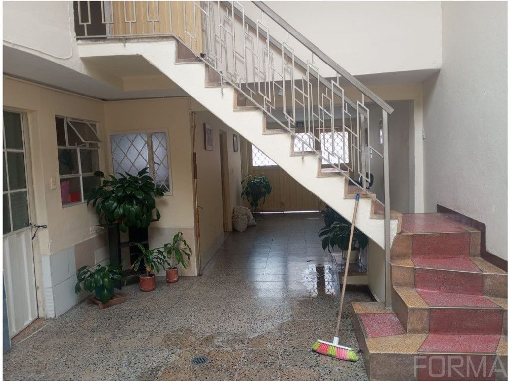 Casa de 5 alcobas en venta en Ciudad Jardín Norte, Bogotá, 268 m² · foto 3 de 20
