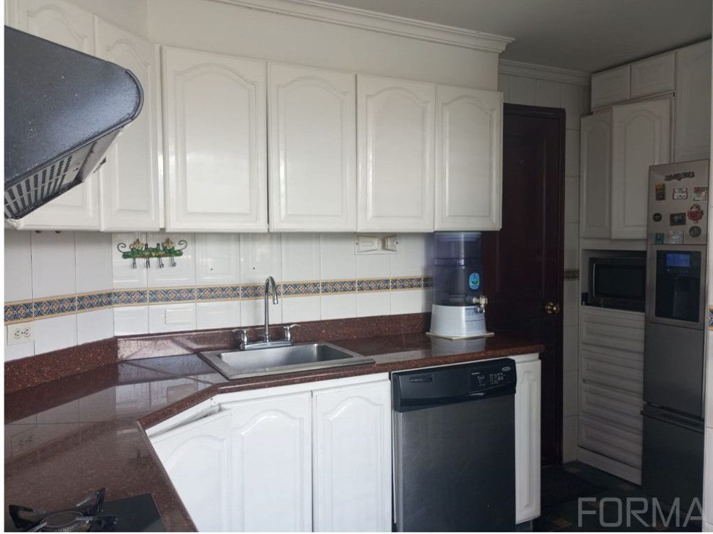 Apartamento de 4 alcobas en venta en Pelodo Del Contry, Bogotá, 270 m² · foto 16 de 20