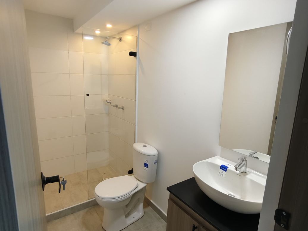 Apartamento de 2 alcobas en arriendo en Ciudad La Salle, Bogotá, 40 m² · foto 7 de 7