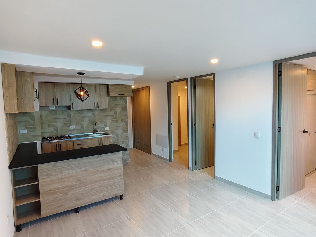 Apartamento de 2 alcobas en arriendo en Ciudad La Salle, Bogotá, 40 m² · foto 5 de 7