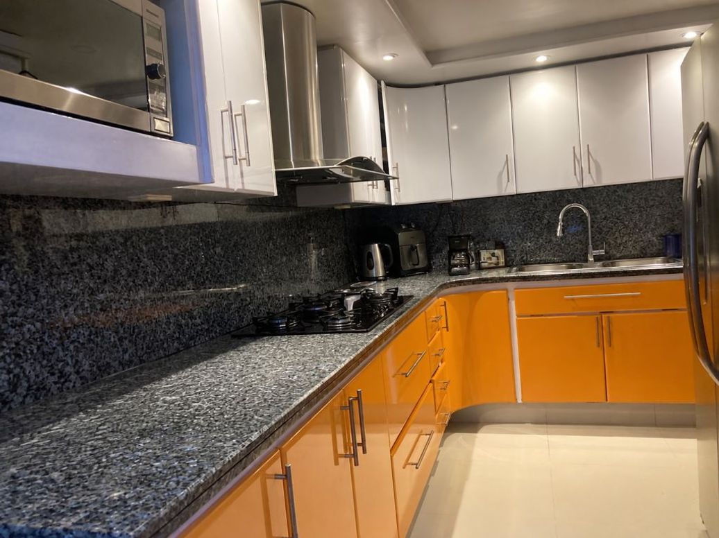 Apartamento de 4 alcobas en venta en La Carolina, Bogotá, 189 m² · foto 6 de 20