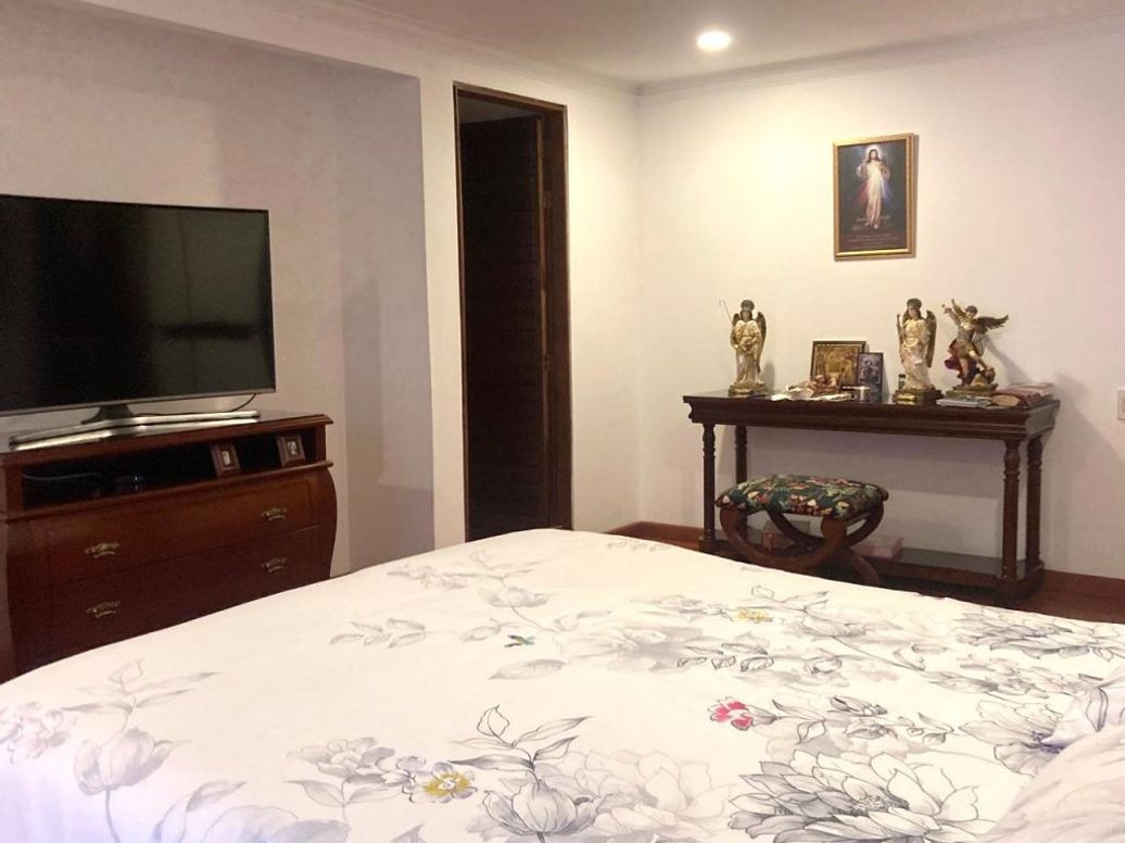 Apartamento de 4 alcobas en venta en La Carolina, Bogotá, 189 m² · foto 8 de 20