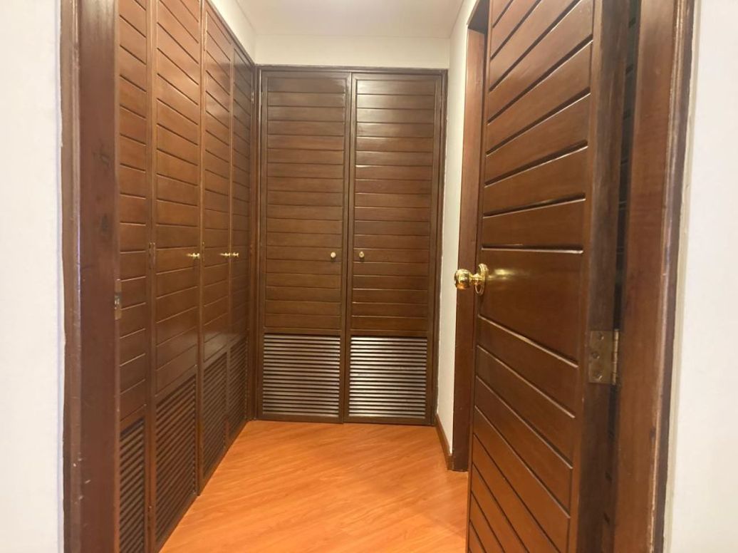 Apartamento de 4 alcobas en venta en La Carolina, Bogotá, 189 m² · foto 12 de 20