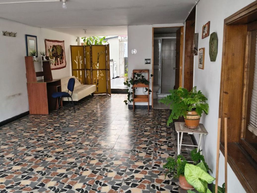 Casa de 6 alcobas en arriendo en Las Américas, Bogotá, 200 m² · foto 6 de 15