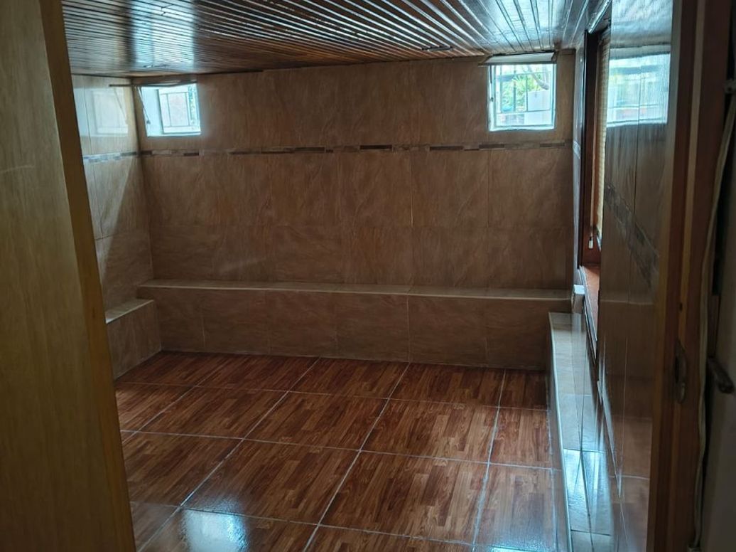 Casa de 6 alcobas en arriendo en Las Américas, Bogotá, 200 m² · foto 8 de 15
