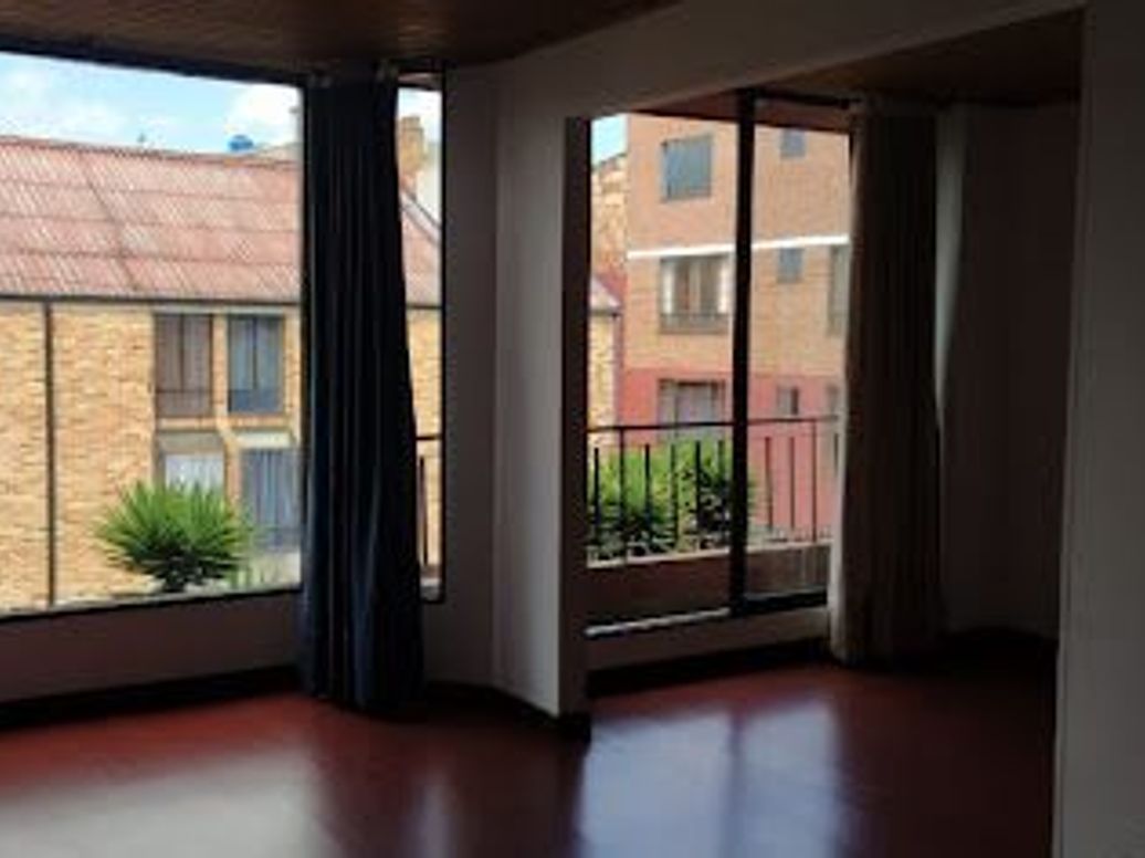 Apartamento de 2 alcobas en arriendo en San Cipriano, Bogotá, 68 m² · foto 2 de 15