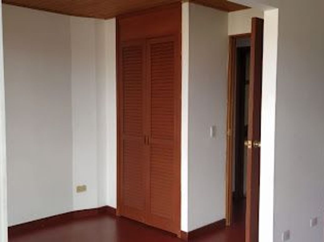 Apartamento de 2 alcobas en arriendo en San Cipriano, Bogotá, 68 m² · foto 4 de 15