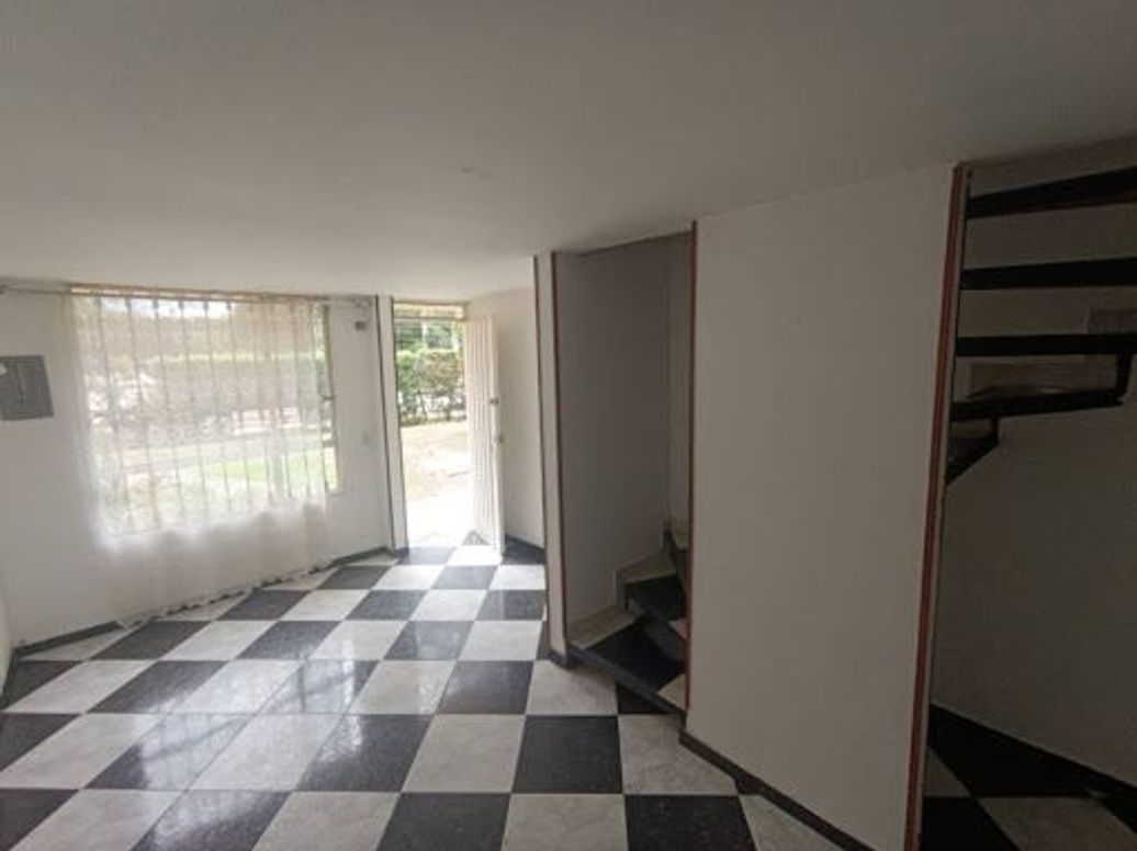 Casa de 4 alcobas en arriendo en Villa De Aranjuez, Bogotá, 110 m² · foto 3 de 20