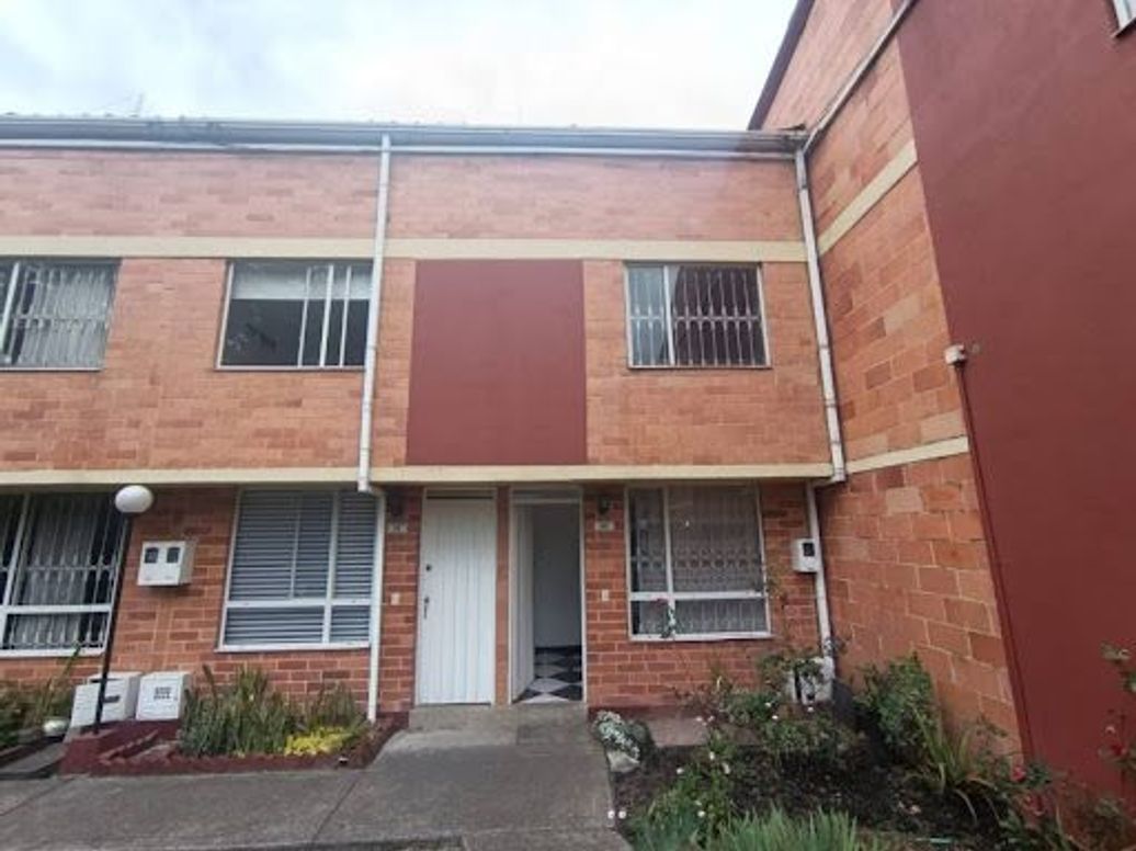 Casa de 4 alcobas en arriendo en Villa De Aranjuez, Bogotá, 110 m² · foto 2 de 20