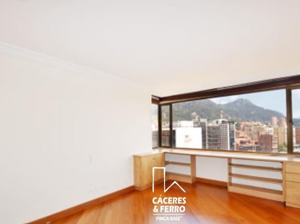 Apartamento de 3 alcobas en venta en El Nogal, Bogotá, 330 m² · foto 4 de 18
