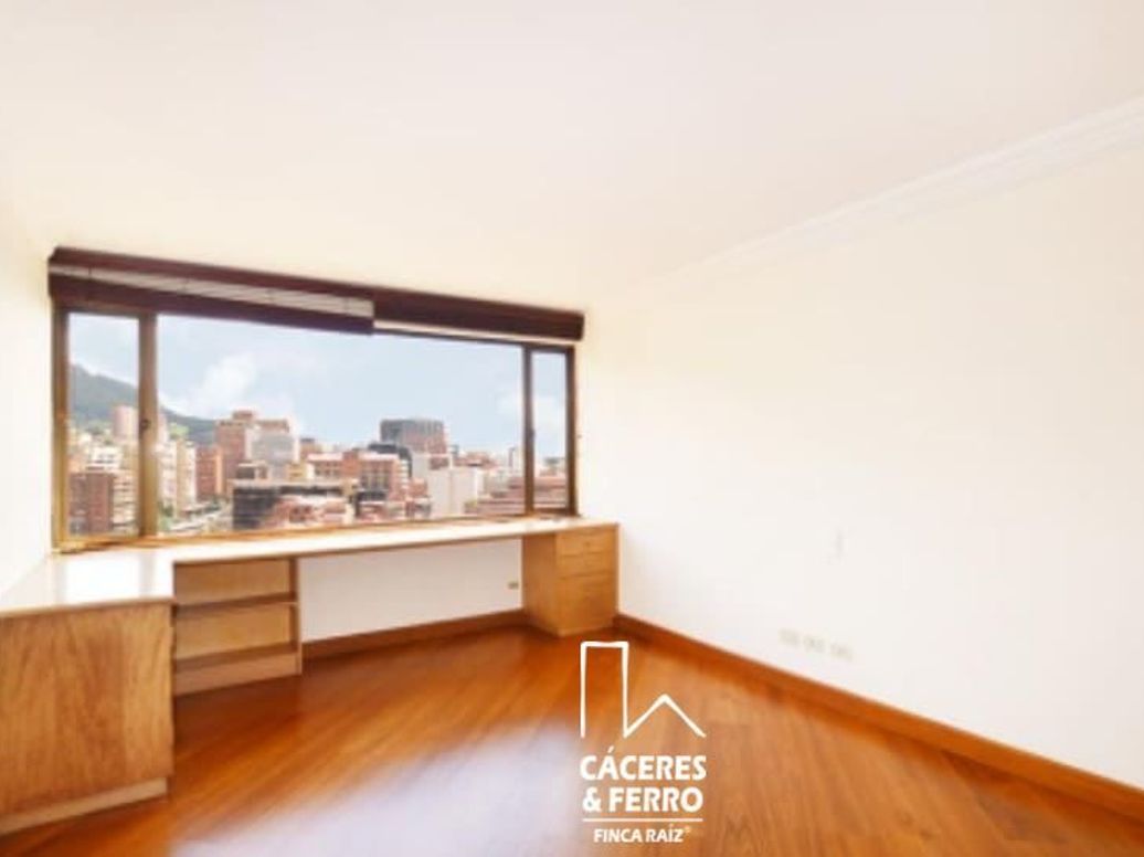 Apartamento de 3 alcobas en venta en El Nogal, Bogotá, 330 m² · foto 10 de 18