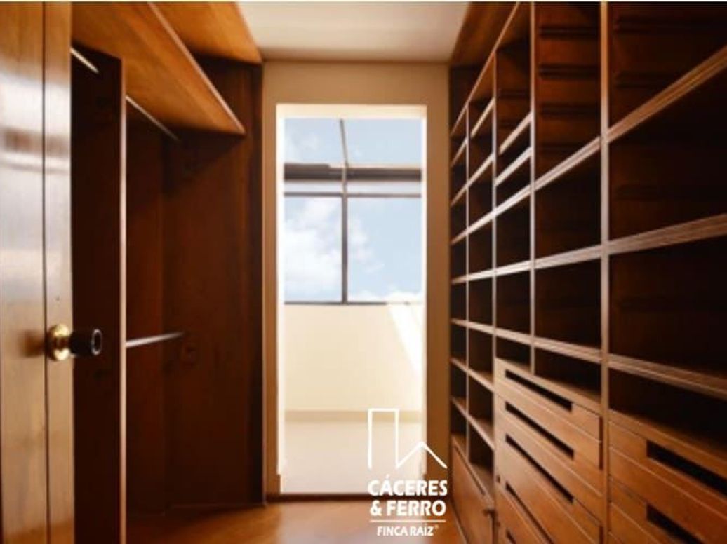 Apartamento de 3 alcobas en venta en El Nogal, Bogotá, 330 m² · foto 12 de 18