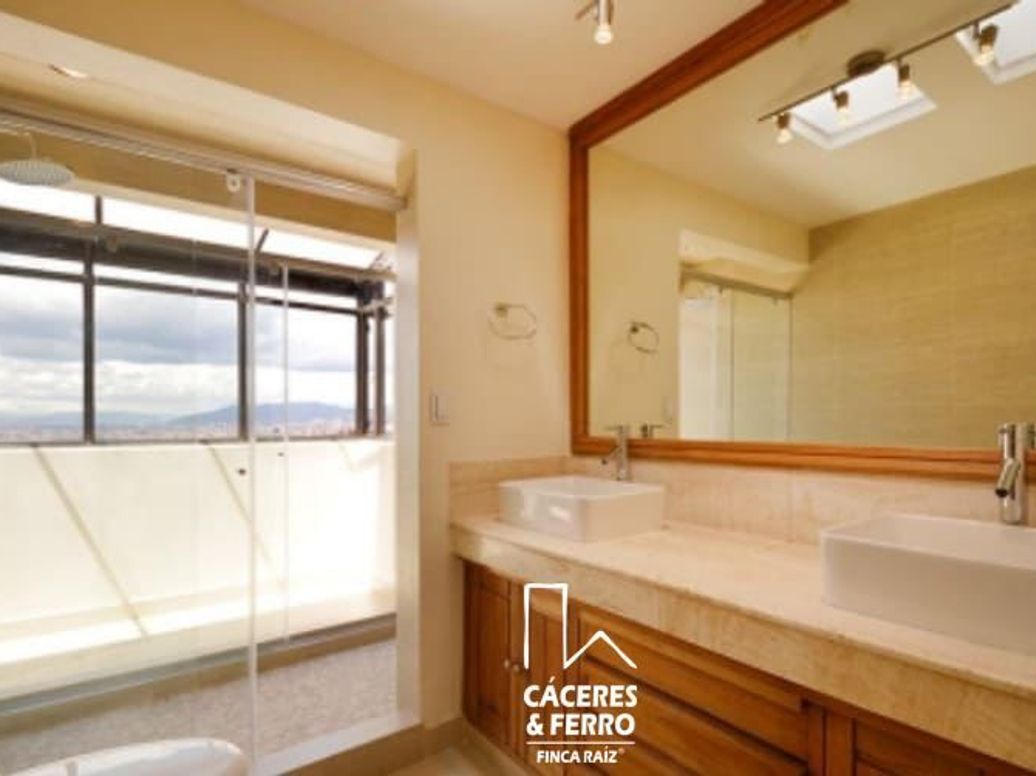 Apartamento de 3 alcobas en venta en El Nogal, Bogotá, 330 m² · foto 14 de 18