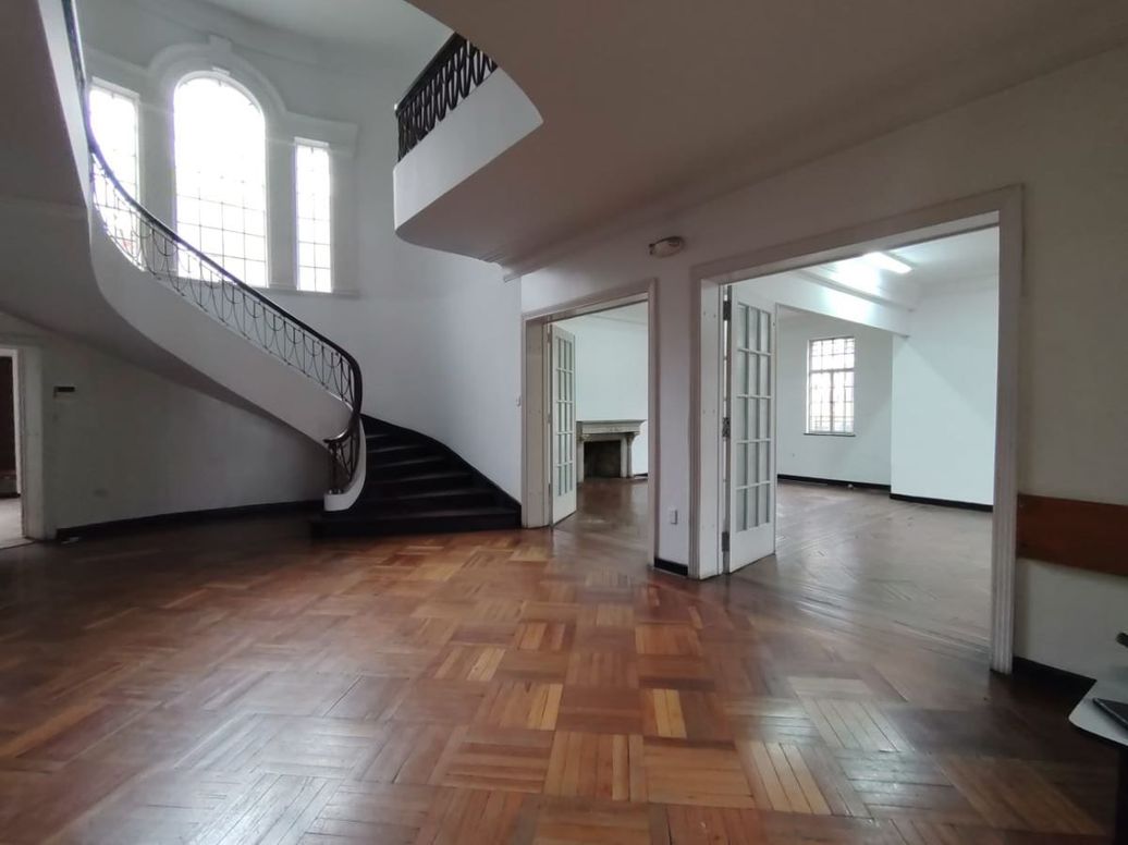Casa de 13 alcobas en venta en La Magdalena, Bogotá, 828 m² · foto 7 de 20