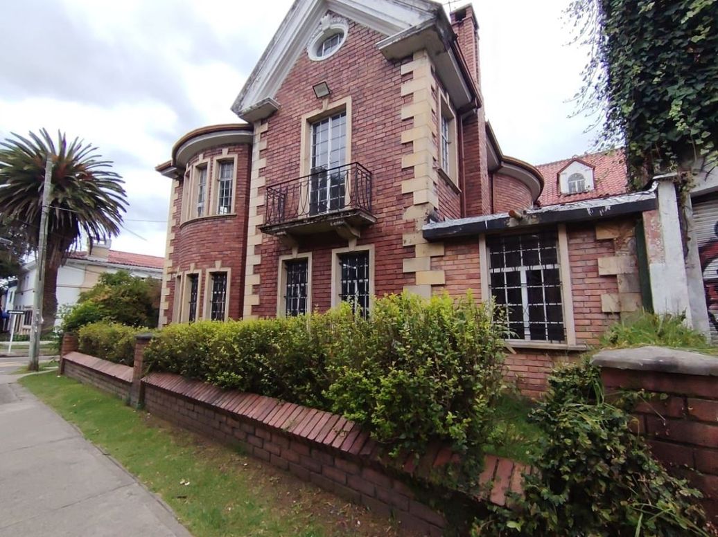 Casa de 13 alcobas en venta en La Magdalena, Bogotá, 828 m² · foto 4 de 20