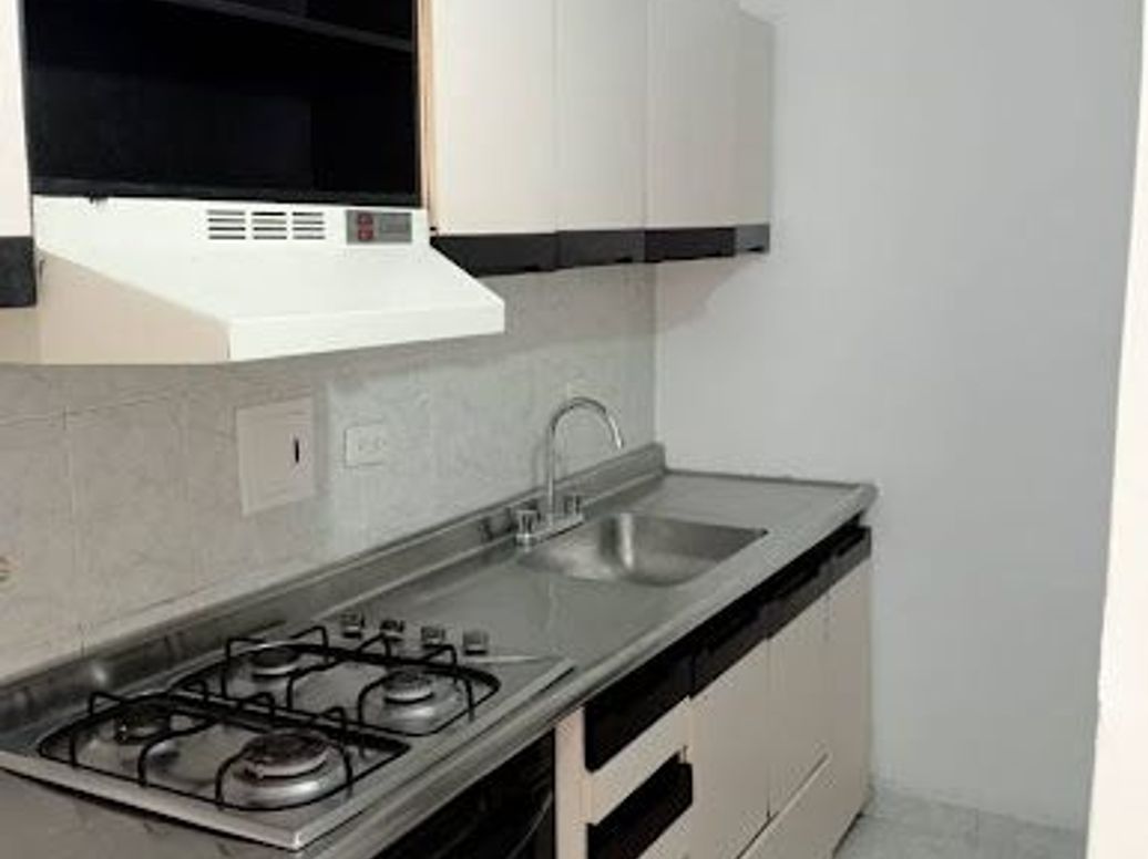 Apartamento de 3 alcobas en venta en Tierra Buena, Bogotá, 42 m² · foto 2 de 5