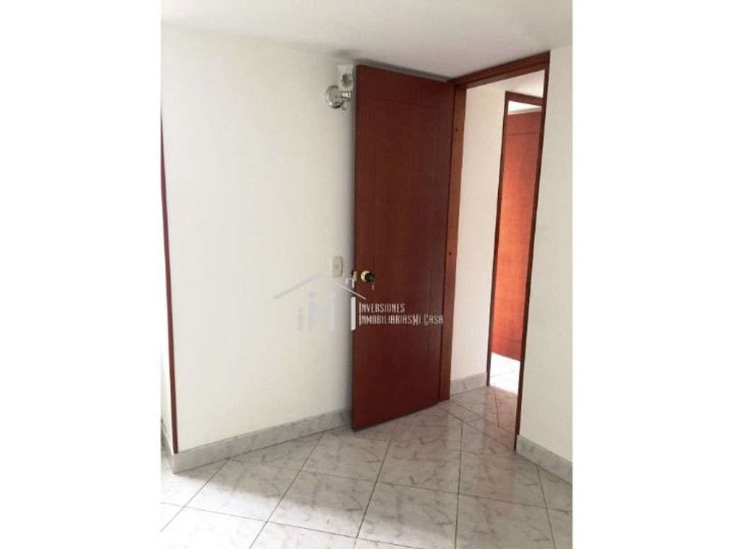 Apartamento de 2 alcobas en venta en Campo Alegre, Bogotá, 38 m² · foto 8 de 20