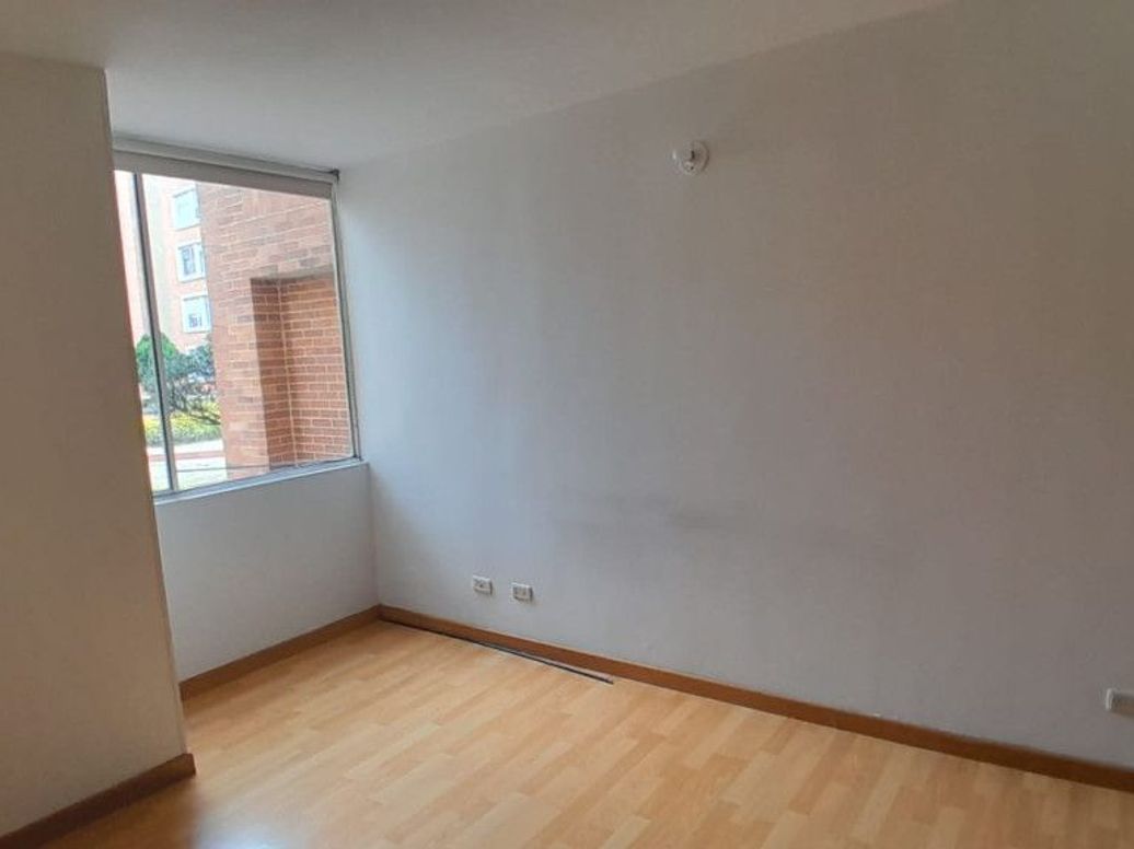 Apartamento de 2 alcobas en arriendo en Cr. San Carlos De Bariloche, Bogotá, 47 m² · foto 2 de 17