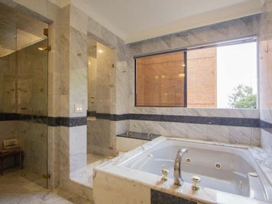 Apartamento de 4 alcobas en venta en Santa Barbara Alta, Bogotá, 403 m² · foto 18 de 20