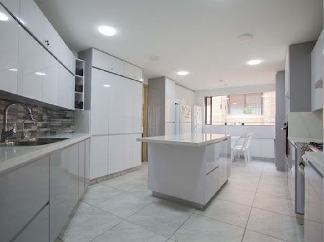 Apartamento de 4 alcobas en venta en Santa Barbara Alta, Bogotá, 403 m² · foto 14 de 20