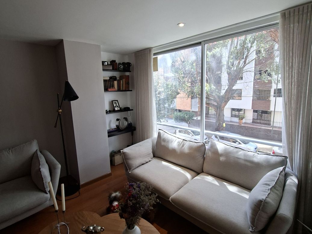 Apartamento de 3 alcobas en venta en El Contador, Bogotá, 95 m² · foto 2 de 11