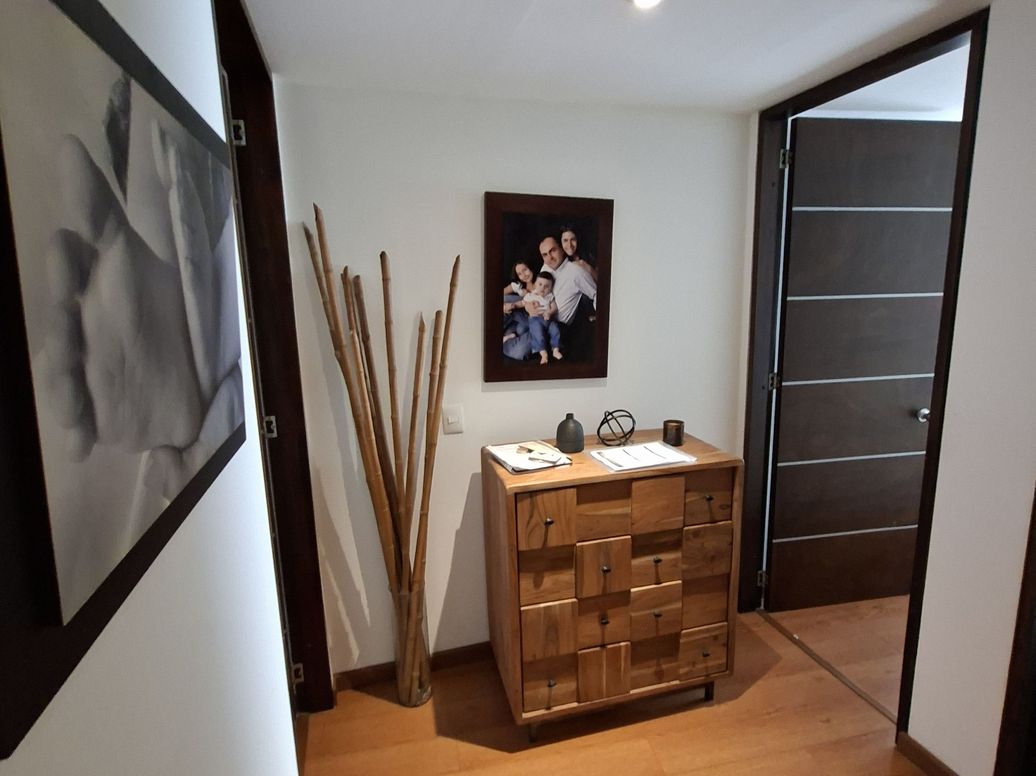 Apartamento de 3 alcobas en venta en El Contador, Bogotá, 95 m² · foto 4 de 11