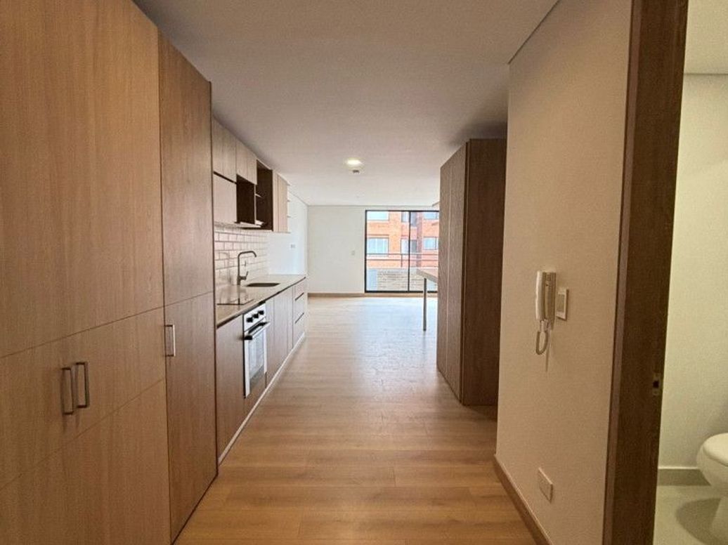Apartaestudio en venta en Santa Barbara Occidental, Bogotá, 58 m² · foto 3 de 20