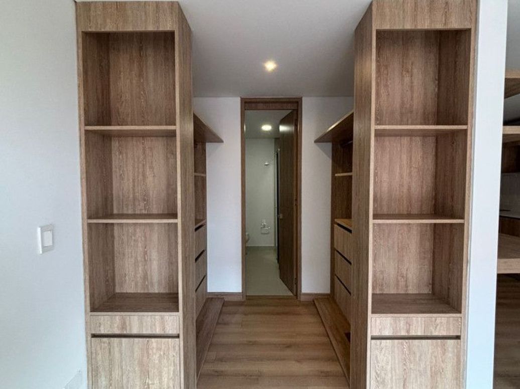 Apartaestudio en venta en Santa Barbara Occidental, Bogotá, 58 m² · foto 11 de 20