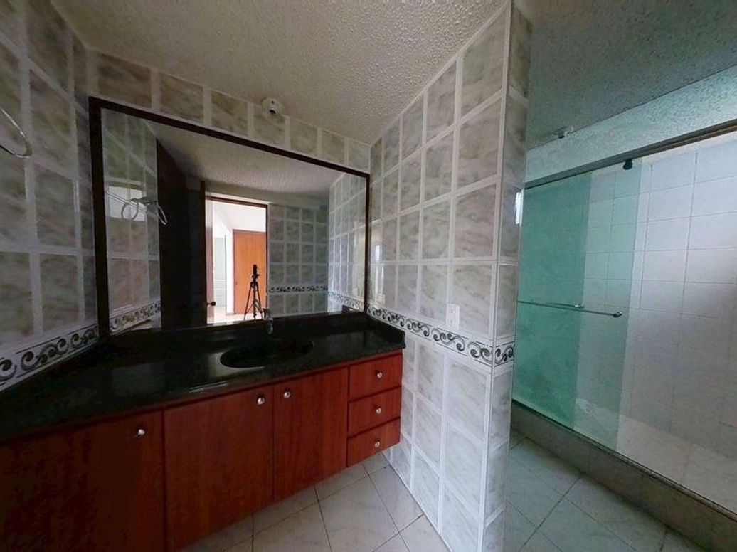Apartamento de 4 alcobas en venta en Multifamiliares La Paz, Bogotá, 91 m² · foto 15 de 20