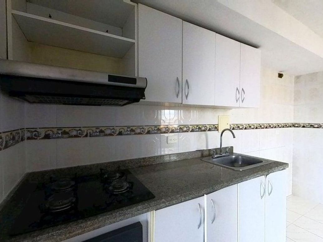 Apartamento de 4 alcobas en venta en Multifamiliares La Paz, Bogotá, 91 m² · foto 4 de 20