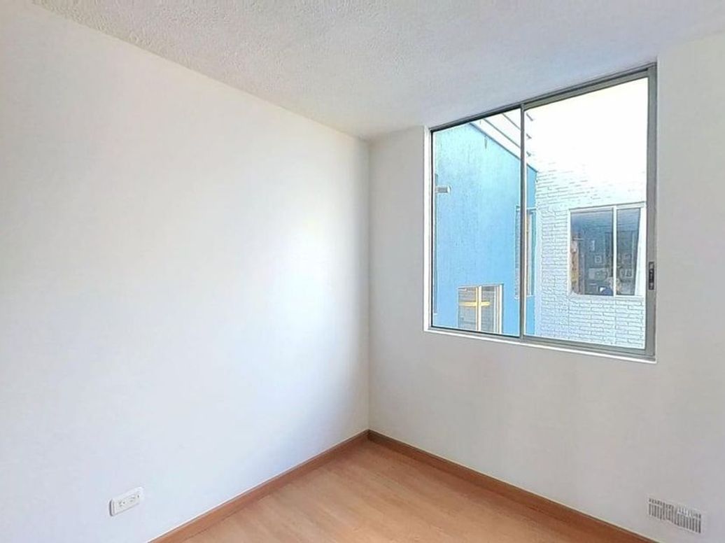 Apartamento de 4 alcobas en venta en Multifamiliares La Paz, Bogotá, 91 m² · foto 2 de 20